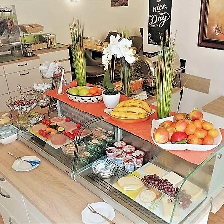 Hotell Garni 4u 2*